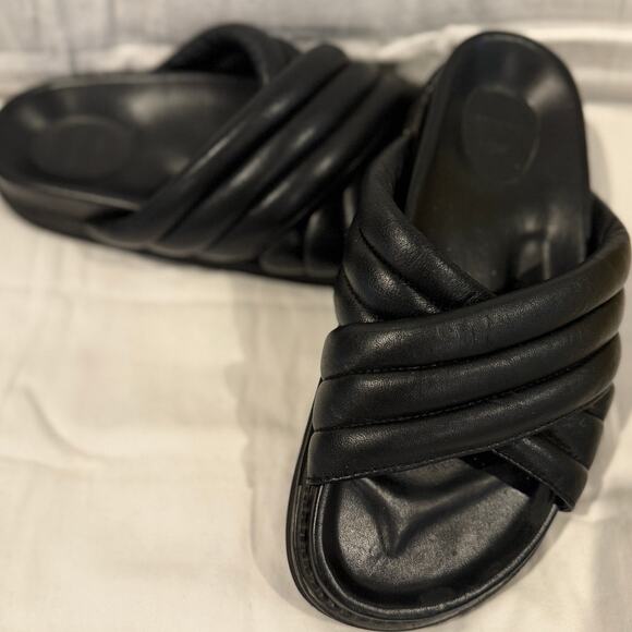 THE BALI TAILOR NWOB Oska Cushioned Leather Criss Cross Slide Sandals Black 7 - Picture 3 of 9